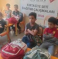 Siirt'te 140 Aileye Kırtasiye Ve Okul Çantası Desteği