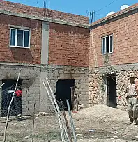 Siirt'te 2 Katlı Evde Yangın: Ahır Olarak Kullanılan Bölüm Yandı