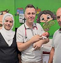 Siirt'te 20 yıllık evlat hasreti sona erdi: 17 kez düşük yapan çift bebeklerine kavuştu