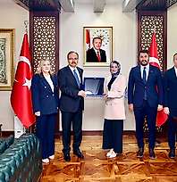 Siirt'te Ahilik Sancağı Vali Kızılkaya'ya Takdim Edildi