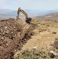 Siirt'te Bir Köye Daha Müjde: 18 Kilometrelik İçme Suyu Hattı İçin İlk Kazma Vuruldu