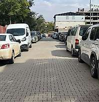 Siirt'te çift sıra park sorunu büyüyor: 3 mahallede trafik içinden çıkılmaz hale geliyor