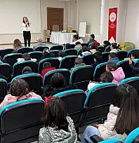 Siirt'te Çocuk ve Genç Akademisi kapsamında sağlık bilinci eğitimi verildi