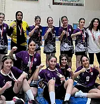 Siirt'te Düzenlenen Hentbol Müsabakalarında Hakkâri Spor Lisesi Birinci Oldu