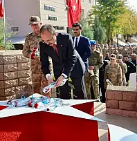 Siirt'te Helikopter Kazasında Şehit Olan 17 Mehmetçik Dualarla Anıldı