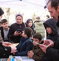 Siirt'te ''İlk Öğretmenim Ailem'' ve ''Çocuklar Güvende'' uygulamaları vatandaşlarla buluşturuldu