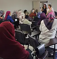 Siirt'te Kadın Sağlığına Yönelik Bilgilendirme Eğitimi Düzenlendi