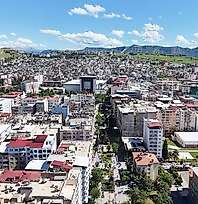 Siirt'te Kaldırım İşgali Tepki Çekiyor: Vatandaş Yürümekte Zorlanıyor