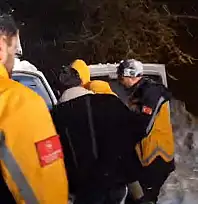 Siirt'te Karla Kapanan Mezrada Seferberlik: Hastalanan Çocuk Ambulansla Kurtarıldı