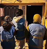 Siirt'te ''Komşum Projesi'' Sürüyor: Öğrenciler Her Akşam Kapı Kapı Umut Taşıyor