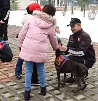 Siirt'te Koruma Altındaki Çocuklara Jandarmadan Farkındalık Etkinliği