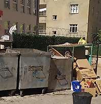 Siirt'te Kur'an kursunun önündeki çöp alanına velilerden tepki