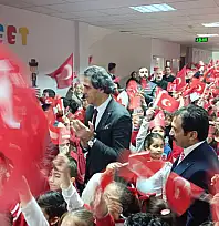 Siirt'te öğrenciler ikinci döneme bayrak sevgisiyle başladı