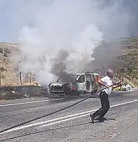 Siirt'te Seyir Halindeki Araç Alevlere Teslim Oldu