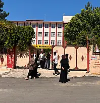 Siirt'te YKS'nin İkinci Oturumu AYT Tamamlandı