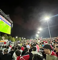 Siirt Valiliğine Talimat Gönderildi: Milli Maç İçin Dev Ekran Kurulması Yasaklandı