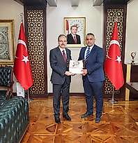 Siirt Valisi Dr. Kemal Kızılkaya'dan Zafer Akın'a yeni görev öncesi teşekkür