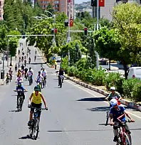 Siirt Valisi Kızılkaya Gençlerle Birlikte Pedal Çevirdi