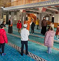 Siirt Yeni Mahalle Camii'nde çocuklara iyilik temalı etkinlik