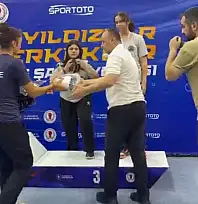 Siirtli Boksör Ela Nur Gül Türkiye Üçüncüsü Oldu