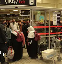 Şırnak'tan Suudi Arabistan'a İlk Direkt Uçuşla Giden 220 Umreci Memleketine Döndü