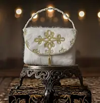 Tiftikten Kur'an-ı Kerim kılıfı Siirt'te el emeğiyle hayat buldu