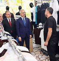 Ulaştırma ve Altyapı Bakanı Abdulkadir Uraloğlu Siirt Güres Caddesi'nde Esnafla Buluştu