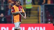 Galatasaray'ın Yıldızı Lucas Torreira Kırmızı Kart Gördü: Fenerbahçe Derbisi Tehlikede
