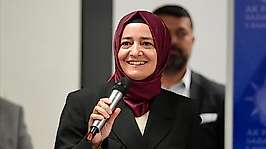Fatma Betül Sayan Kaya AK Parti'deki Görevlerinden İstifa Etti