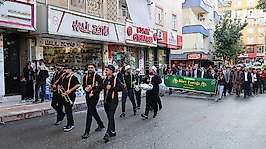 Siirt Fıstığı Festivali kortej yürüyüşüyle devam etti