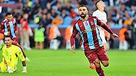 Trabzonspor'dan Galatasaray'a 4 Gollü Darbe: Bordo-Mavililer Farklı Kazandı
