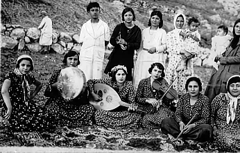 1931 Yılına Ait Siirt Garzanlı Kadınların Fotoğrafı Ortaya Çıktı