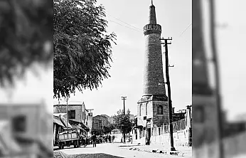 1953 yılına ait Siirt Ulu Cami minareli hatıra fotoğrafı gün yüzüne çıktı