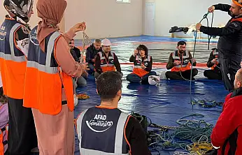 AFAD'dan Siirt'te görev yapan öğretmenlere eğitim