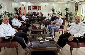 AK Parti Siirt'te ilçe ve belde belediye başkanlarıyla toplantı yaptı