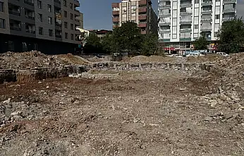 Artı Siirt Gündeme Getirdi: Atatürk İlkokulu'nda İlk Kazma Vuruldu