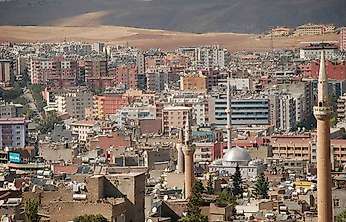 Artı Siirt Öneriyor: Siirt'te Konut Seferberliği Başlatılmalı, Lojman ve Sosyal Konut Modeli Hayata Geçirilmeli