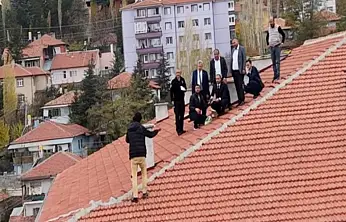 Çatıya Çıkan Siirtli Hasan'ı AK Parti İl Başkanı İkna Etti