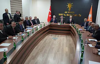 Cumhurbaşkanı Yardımcısı Cevdet Yılmaz'dan AK Parti Siirt İl Başkanlığı'nı Ziyaret Etti! Ekonomik Kalkınma Masaya Yatırıldı
