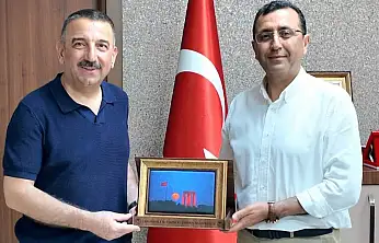 Eski Siirt Valisi Hacıbektaşoğlu, Çanakkale'de Siirtli İl Müdürü Ergün Demirhan'ı Ziyaret Etti