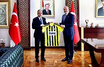 Fenerbahçe Yönetim Kurulu Üyesi Mehmet Aydın, Siirt Valisi Kızılkaya'yı Ziyaret Etti