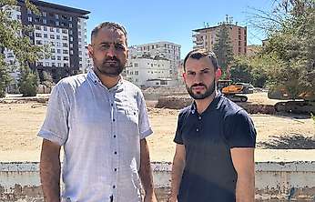 HÜDA PAR Siirt İl Başkanı Abdulhakim Tekin'den Öğretmenevi Projesine Tepki: 'Siirt'in Geleceğine Sıkışık Binalar Değil, Vizyoner Projeler Umut Olur'