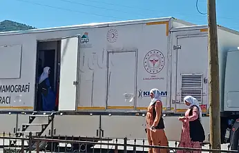 KETEM mobil mamografi aracı Pervari'nin Doğan Köyü'nde kadınların hizmetinde