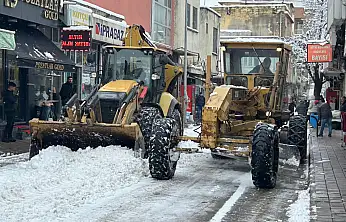 Kurtalan Merkezde Kar Temizleme Çalışmaları Sürüyor