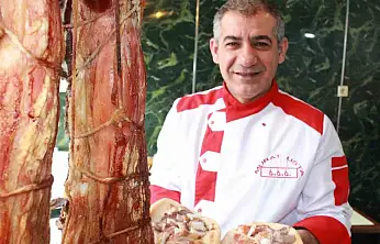 Kuyudan çıkan lezzet: Siirt'te büryan günde 1 ton tüketiliyor!