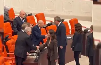 Meclis'te Dikkat Çeken Temas! DEM Parti Eş Genel Başkanı Bakırhan ve Bahçeli Arasında Sıcak tokalaşma