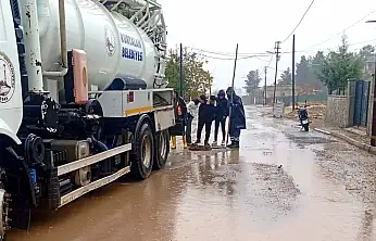 Meteoroloji Uyardı, Siirt'te Yağmur Hayatı Olumsuz Etkiledi