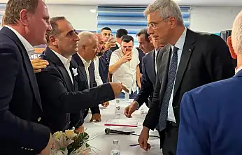 Pervari Belediye Başkanı Tayyar Özcan İlçe Halkı İçin, Sağlık Bakanı Memişoğlu'ndan Yeni Hastane Talebinde Bulundu