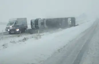 Siirt–Batman Kara Yolunda Kazası: Kamyon Devrildi