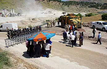Siirt Baykan'da Köylüler Şantiye Yolunu Kapattı, Köprü ve Yol Talep Etti